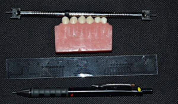 Figura 7 Regla Morelli, Calibrador, Grafito 0,3mm.