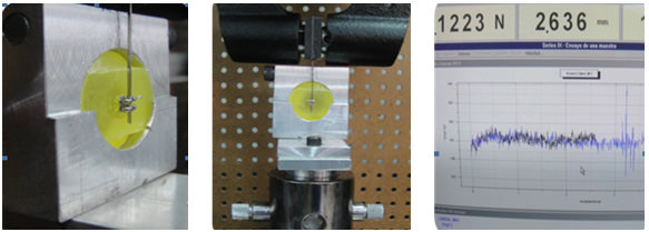 Fig 1. Bracket montado en la maquina universal de pruebas mecánicas Instron®.